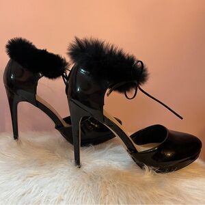 Shoe Dazzle Glossy Black Heels with Fur Accent - Unworn
